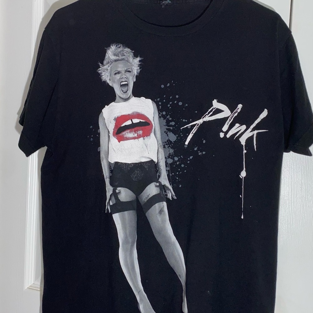 PINK CONCERT  T-shirt Truth About Love Tour “Pink” Band 2013 Punk Rock    AA04